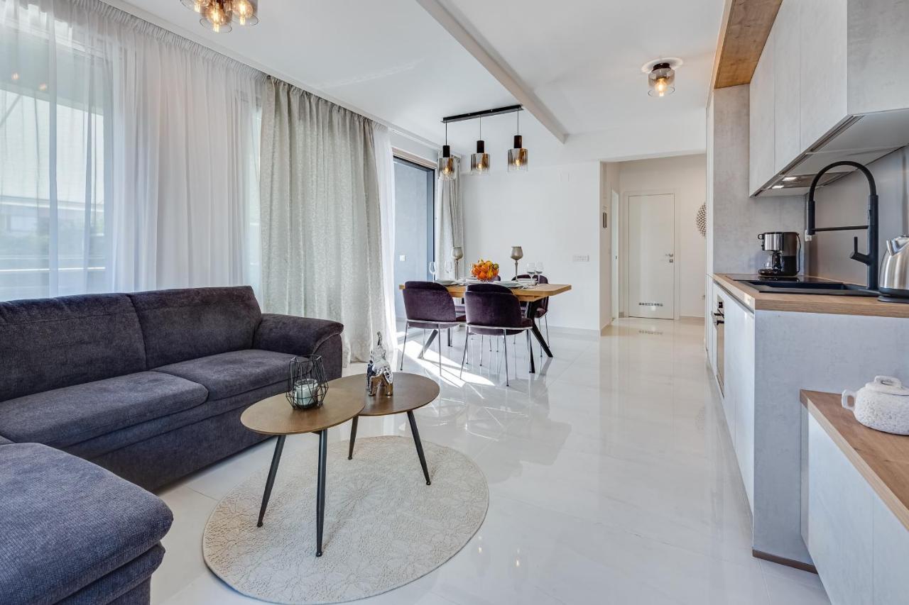 Diamond Two Bedroom Apartment Zadar Bagian luar foto