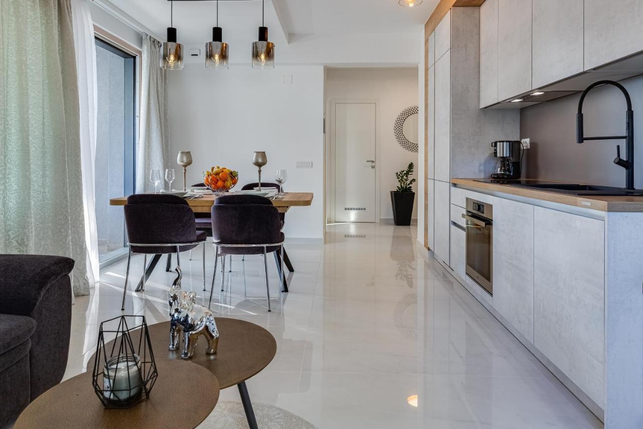 Diamond Two Bedroom Apartment Zadar Bagian luar foto